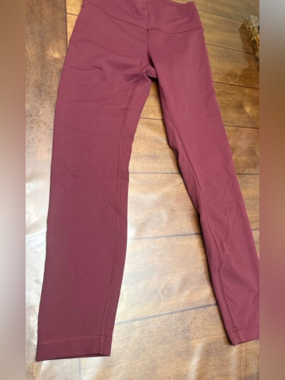 Lululemon size 6 wunder under high rise 25inch - excellent condition